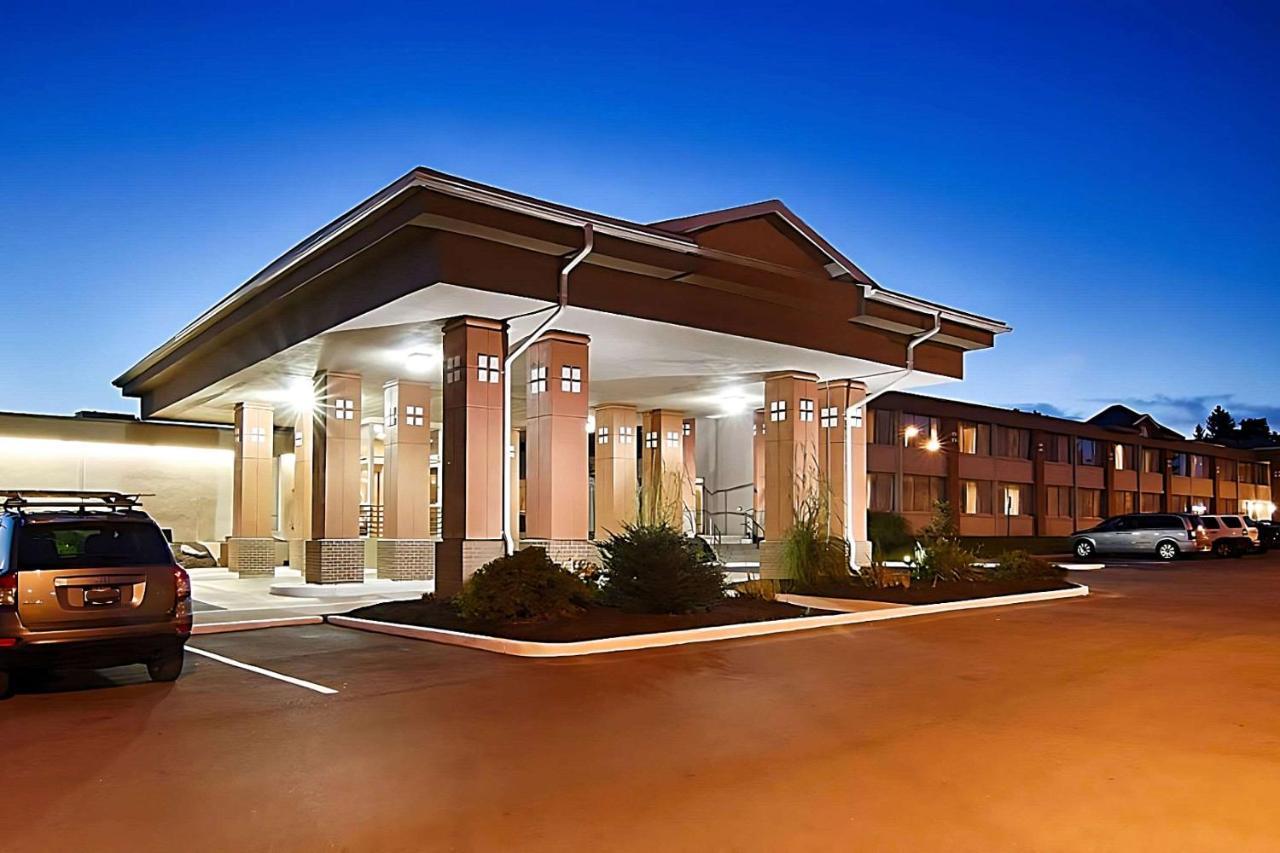 Quality Inn & Suites East Syracuse - Carrier Circle Exterior photo